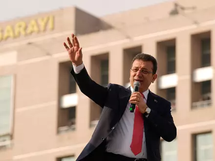 Ekrem Imamoglu ist der profilierteste Gegner von Langzeit-Präsident Erdogan. (Archivbild) - Foto: Emrah Gurel/AP/dpa