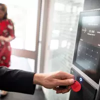 Mehr als die Hälfte der 1.000 Befragten gaben an, Überstunden leisten zu wollen - knapp 20 Prozent davon sogar dauerhaft. (Symbolbild) - Foto: Sina Schuldt/dpa/dpa-tmn