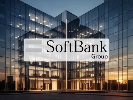Moderne, minimalistische Glasfassade eines Bürogebäudes bei Sonnenuntergang als Symbol für finanzielle Stabilität. - Foto: über boerse-global.de