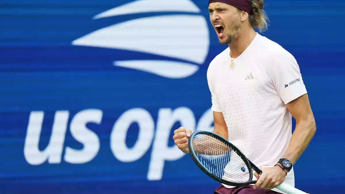 Alexander Zverev feiert seinen Finaleinzug. - Bild: Kirsty Wigglesworth/AP/dpa