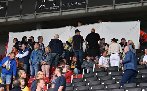 Ein Zuschauer ist nach einem Notfall bei der Zweitliga-Partie zwischen Eintracht Braunschweig und Dynamo Dresden gestorben. - Foto: Swen Pförtner/dpa