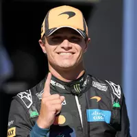 Lando Norris ist wieder auf Pole - und das beim ersten Grand Prix auf dem neuen «Madring».  - Foto: Bernat Armangue/AP/dpa