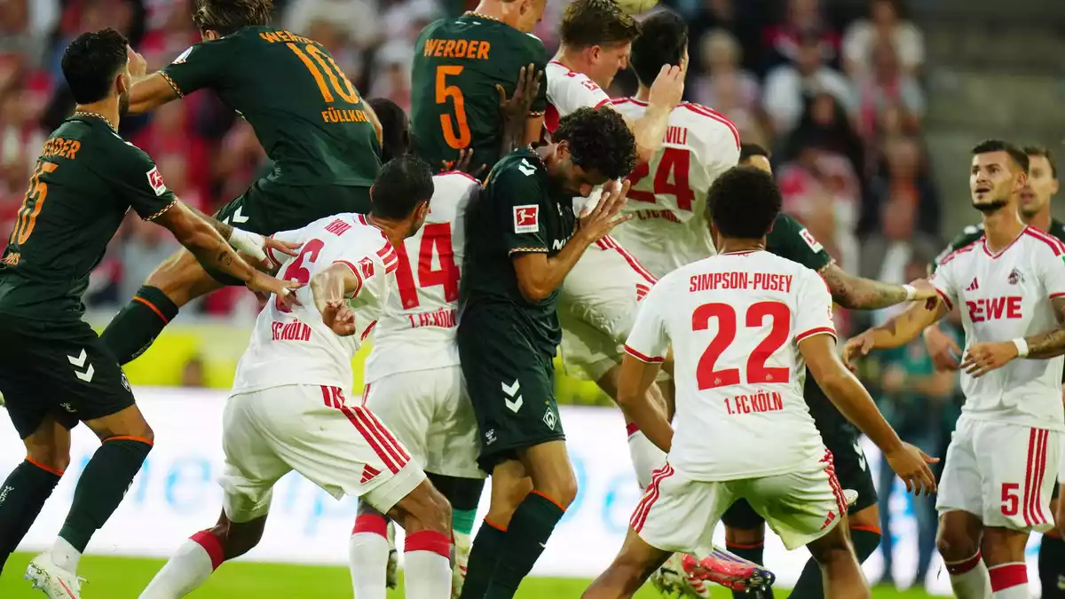 Der 1. FC Köln und Werder Bremen trennten sich 1:1-Unentschieden. - Bild: Thomas Frey/dpa