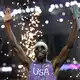 US-Sprinter Kenneth Bednarek siegte über die 100 Meter.  - Bild: Matthias Schrader/AP/dpa