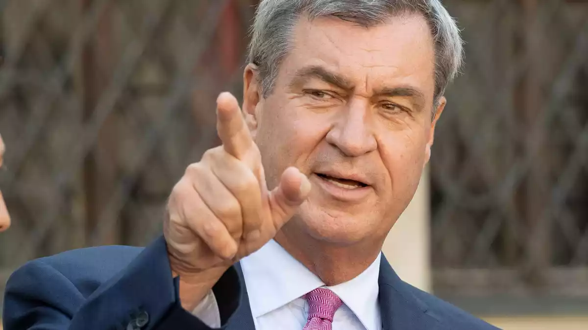 CSU-Chef Markus Söder beteuert, dass die CSU «auf keinen Fall» einen Kanzlersturz initiieren werde. (Archivbild) - Bild: Peter Kneffel/dpa