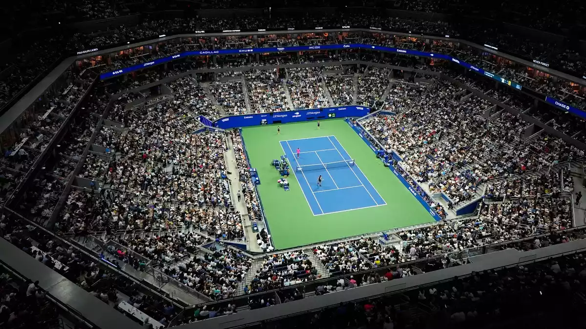 Die Zuschauer im Arthur Ashe Stadium werden Ben Shelton zujubeln.  - Bild: Yuki Iwamura/AP/dpa
