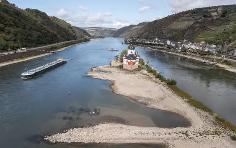 Der «Pegel Kaub» gilt für die Schifffahrt als kritischer Punkt bei der Frage nach einer durchgehenden Passierbarkeit des Flusses. (Archivbild) - Foto: Boris Roessler/dpa