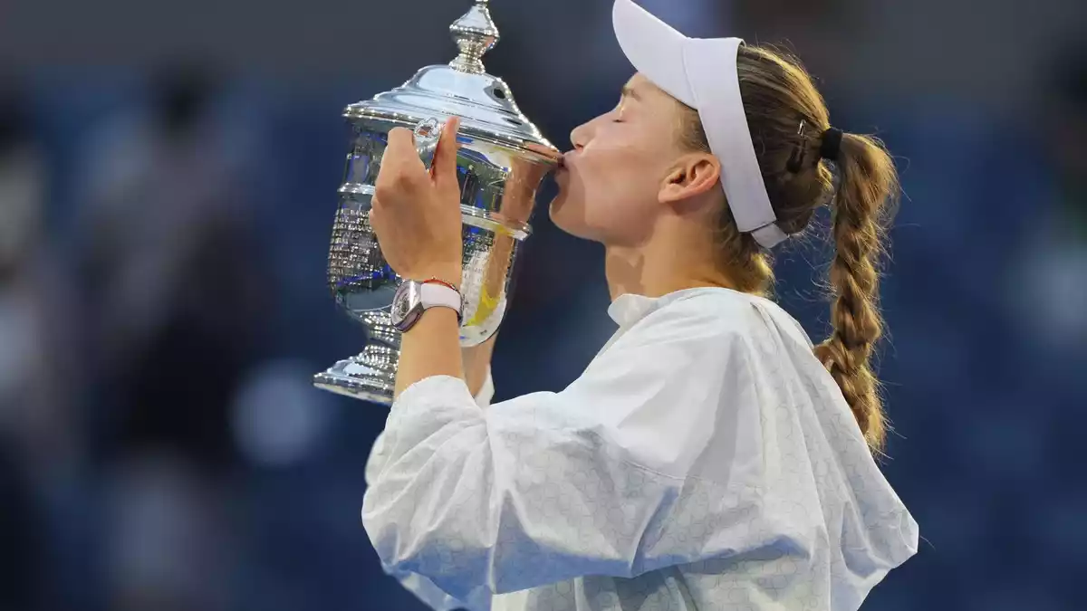 Jelena Rybakina ist neue US-Open-Siegerin.  - Bild: Kirsty Wigglesworth/AP/dpa
