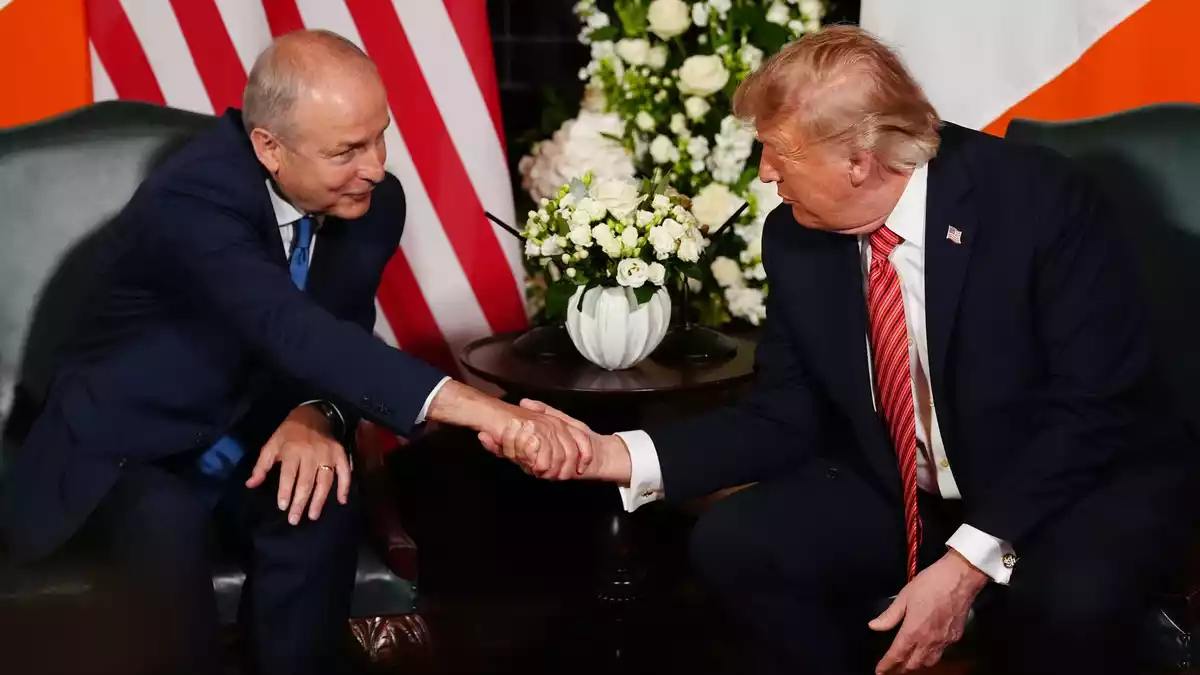 Trump äußerte sich während eines Treffens mit Micheál Martin zur Frage nach einer Wiedervereinigung. - Bild: Julia Demaree Nikhinson/AP/dpa