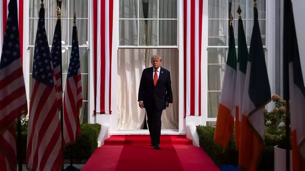 US-Präsident Donald Trump sorgte in Irland für Aufregung. - Bild: Julia Demaree Nikhinson/AP/dpa