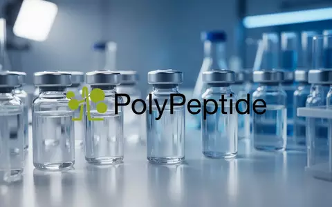 Abstrakte Darstellung eines hochmodernen pharmazeutischen Labors mit Fokus auf Präzision und biotechnologische Forschung. - Foto: über boerse-global.de