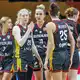 Die Basketballerinnen sind nach dem Bronze-Spiel ernüchtert. - Bild: Andreas Gora/dpa