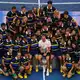 Gruppenbild mit der Ballcrew. - Bild: Andres Kudacki/AP/dpa