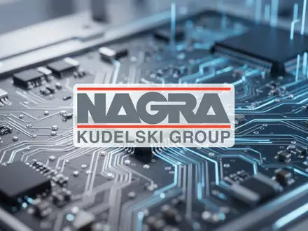 Nahaufnahme eines modernen Mikrochips in einer High-Tech-Produktionsumgebung zur Veranschaulichung digitaler Integration. - Foto: über boerse-global.de