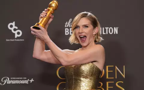 Wird Rhea Seehorn auch bei den Emmys gewinnen? Einen Golden Globe gewann die Hauptdarstellerin der Serie «Pluribus» bereits für die beste Leistung einer Schauspielerin in einer Fernsehserie. (Archivbild)  - Foto: Chris Pizzello/Invision/AP/dpa