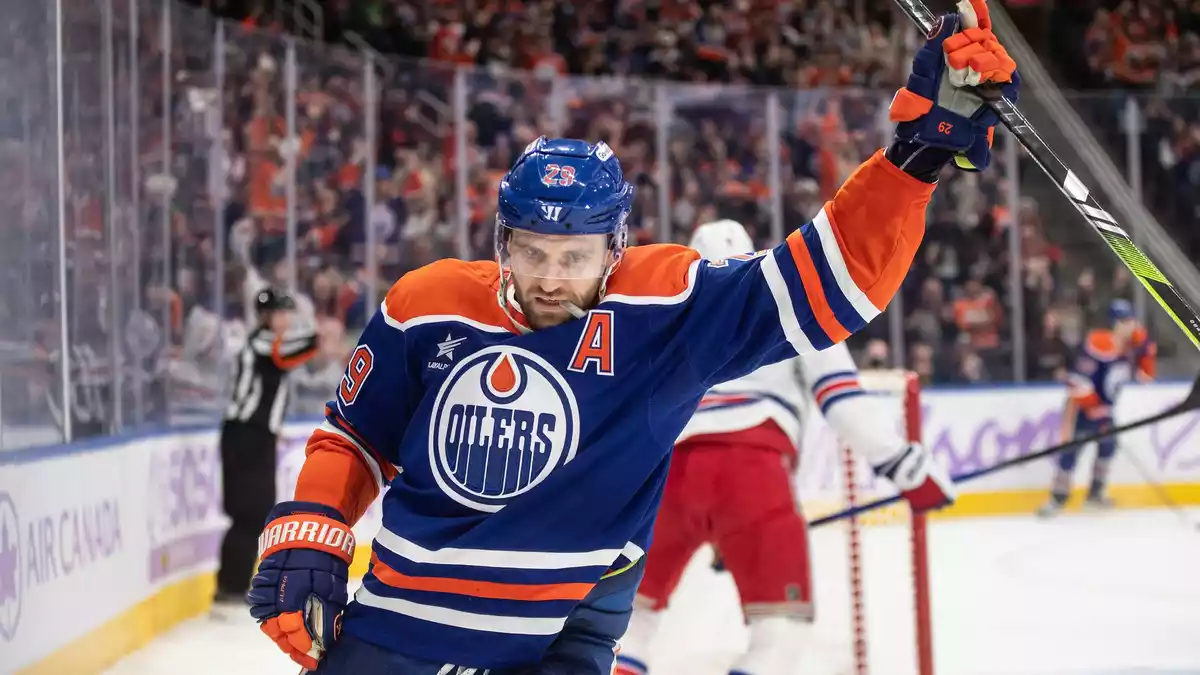 Leon Draisaitl kommt mit seinen Edmonton Oilers 2027 nach Köln. (Archivbild) - Bild: Jason Franson/The Canadian Press via AP/dpa
