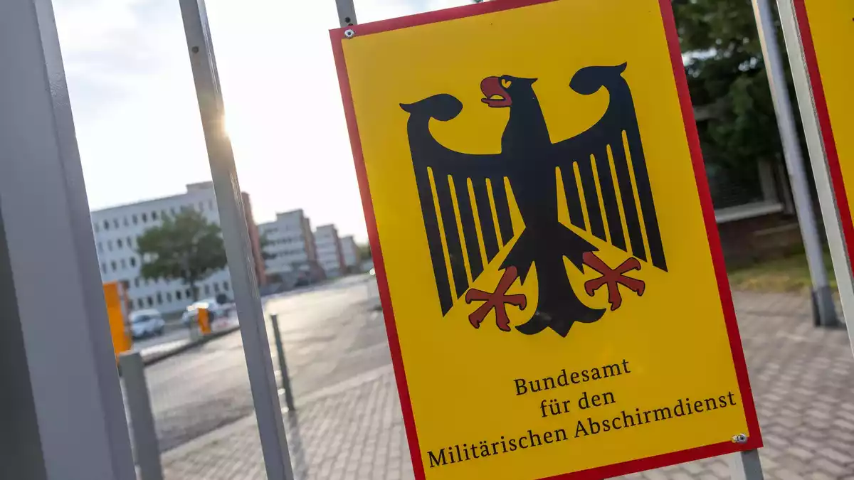 Zum Stichtag 1. Dezember 2025 hatte der MAD laut Bericht rund 1.600 Bedienstete. (Symbolbild) - Bild: Thomas Banneyer/dpa