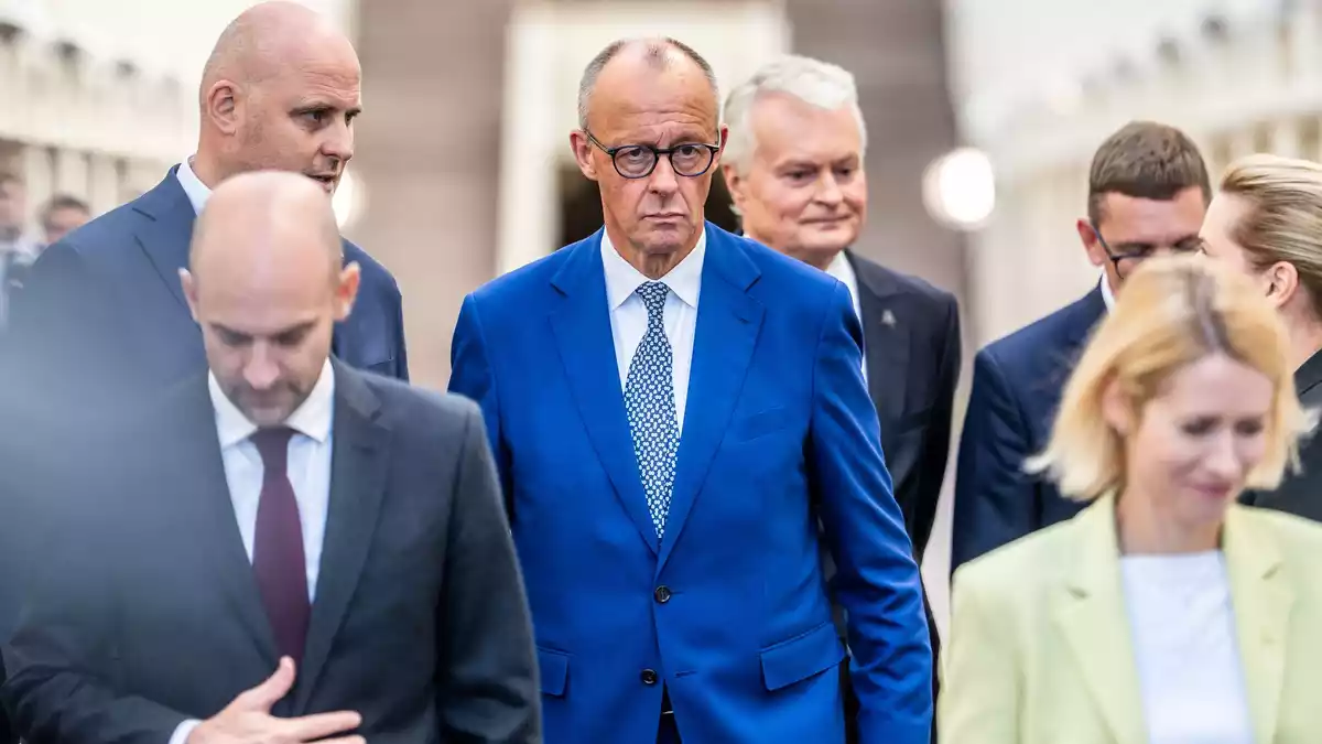 Wohin der Weg für den Kanzler führt, werden vor allem die Landeschefs der Union entscheiden. - Bild: Michael Kappeler/dpa