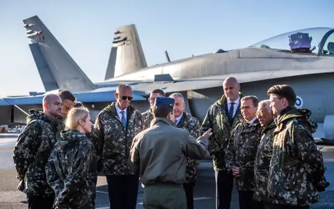 Am Rande des Gipfels besuchten Bundeskanzler Friedrich Merz und die anderen Teilnehmer den LuftwaffenstĂĽtzpunkt Lapland Air Wing. - Foto: Michael Kappeler/dpa