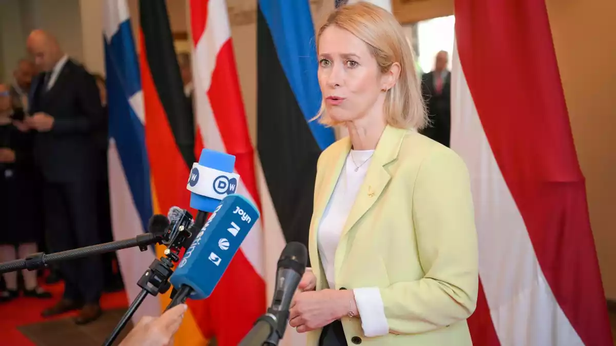 Für die EU reiste unter anderem die Außenbeauftragte Kaja Kallas an. - Bild: Jouni Porsanger/Lehtikuva/AP/dpa