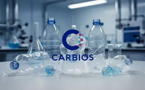 Abstrakte Darstellung von recycelten Kunststoff-Polymeren in einer sauberen, industriellen Umgebung. - Foto: über boerse-global.de