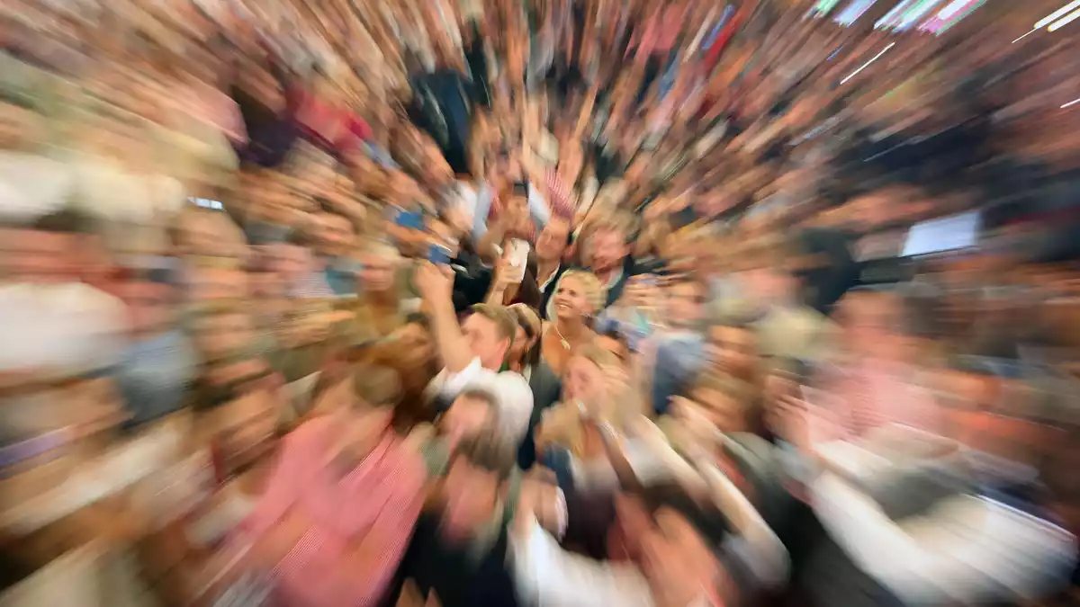 Musik ist auf der Wiesn fast so wichtig wie Bier (Archiv).  - Bild: Karl-Josef Hildenbrand/dpa