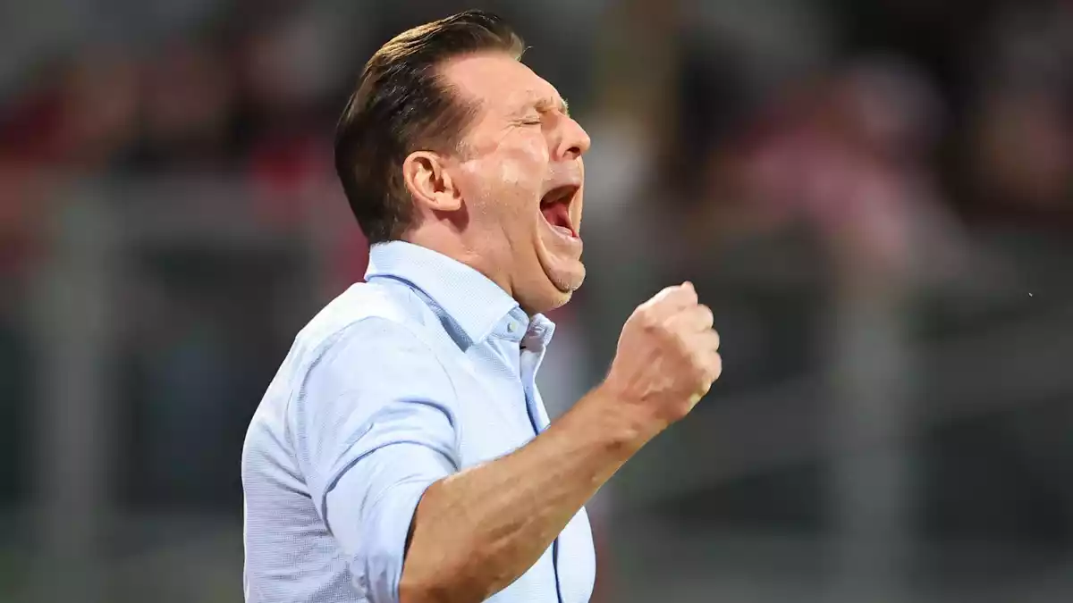 Christian Titz bei der 1:2-Niederlage von Hannover 96 in Nürnberg.  - Bild: Daniel Karmann/dpa
