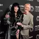 Für Cher entwarf Mackie zahlreiche Kreationen. (Archivbild) - Bild: Chris Pizzello/Invision via AP/dpa