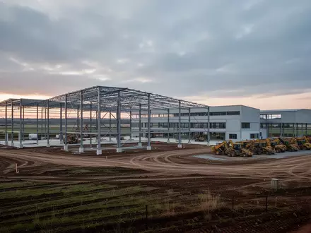Baustelle für das neue Regionale Trainingszentrum Münsterland in Nottuln mit Stahlgerüsten der neuen Gebäude. - Foto: über boerse-global.de