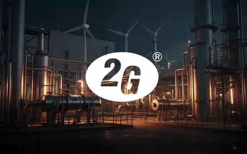 Moderne Industrieanlage für nachhaltige Energiegewinnung in atmosphärischem Licht. - Foto: über boerse-global.de