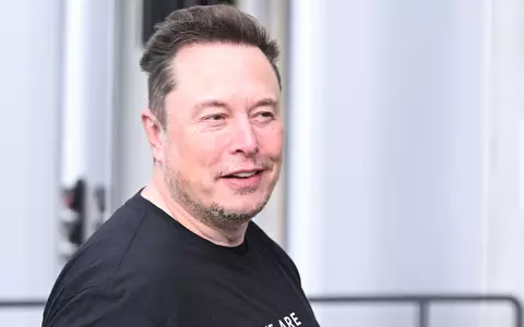 Elon Musk warf Apple und OpenAI unfairen Wettbewerb vor. (Archivbild) - Foto: Sebastian Gollnow/dpa