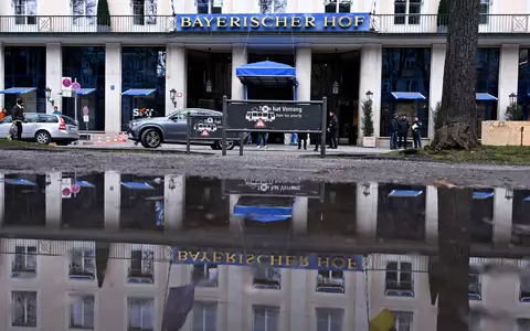 Im Bayerischen Hof fand die legendäre Oasis-Prügelei 2002 statt. (Archivbild) - Foto: Sven Hoppe/dpa