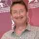 Steven Knight bestätigte, dass er den ersten Drehbuchentwurf für den nächsten James-Bond-Film fertig hat. (Archivbild) - Bild: Claudio Onorati/dpa