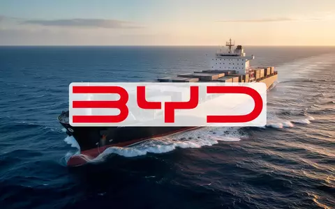 Ein modernes Frachtschiff auf offener See bei Sonnenuntergang als Symbol für globale Logistik und Expansion. - Foto: über boerse-global.de