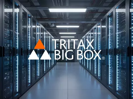Moderne Rechenzentrums-Infrastruktur mit leuchtenden Server-Racks in einem professionellen, industriellen Umfeld. - Foto: über boerse-global.de