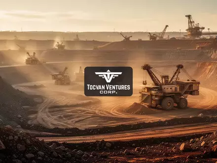 Weitläufige Goldmine bei Sonnenuntergang mit schwerem Gerät in einer industriellen Landschaft. - Foto: über boerse-global.de