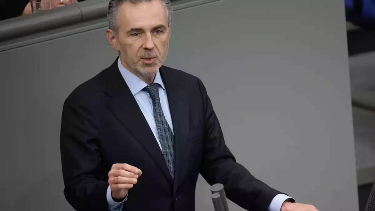 Eine Frage der Souveränität - Thomas Jarzombek fordert von Unternehmen mehr Investitionen in KI-Rechenzentren. (Archivbild) - Bild: Sebastian Christoph Gollnow/dpa