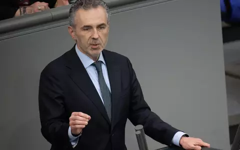Eine Frage der Souveränität - Thomas Jarzombek fordert von Unternehmen mehr Investitionen in KI-Rechenzentren. (Archivbild) - Foto: Sebastian Christoph Gollnow/dpa