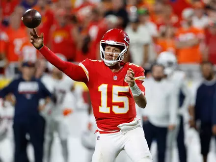 Patrick Mahomes in Aktion. - Foto: Colin E. Braley/AP/dpa