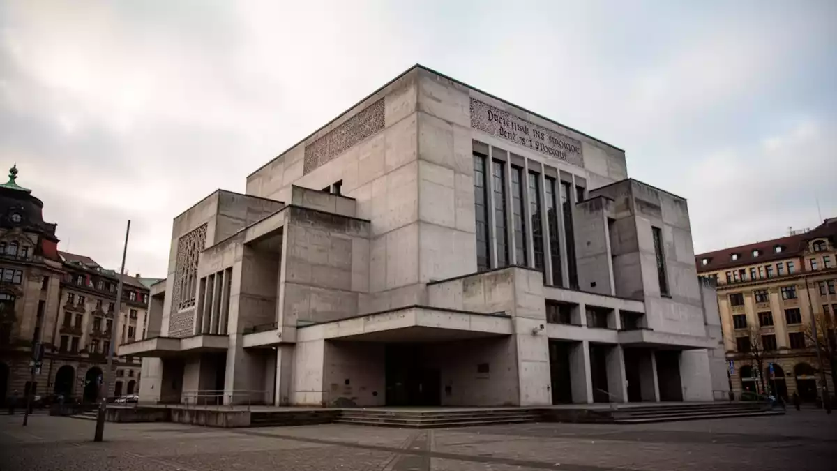 Dresdner Synagoge nach dreieinhalb Jahren wieder geöffnet