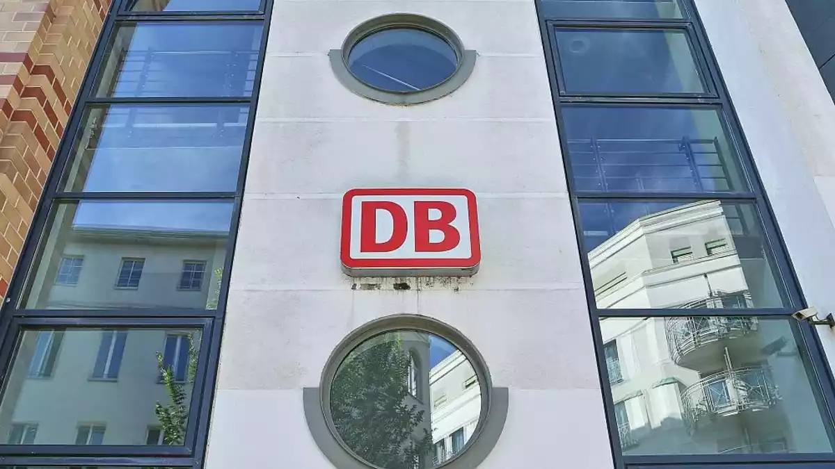 Bahn-Beschäftigte kritisieren neues Markendesign