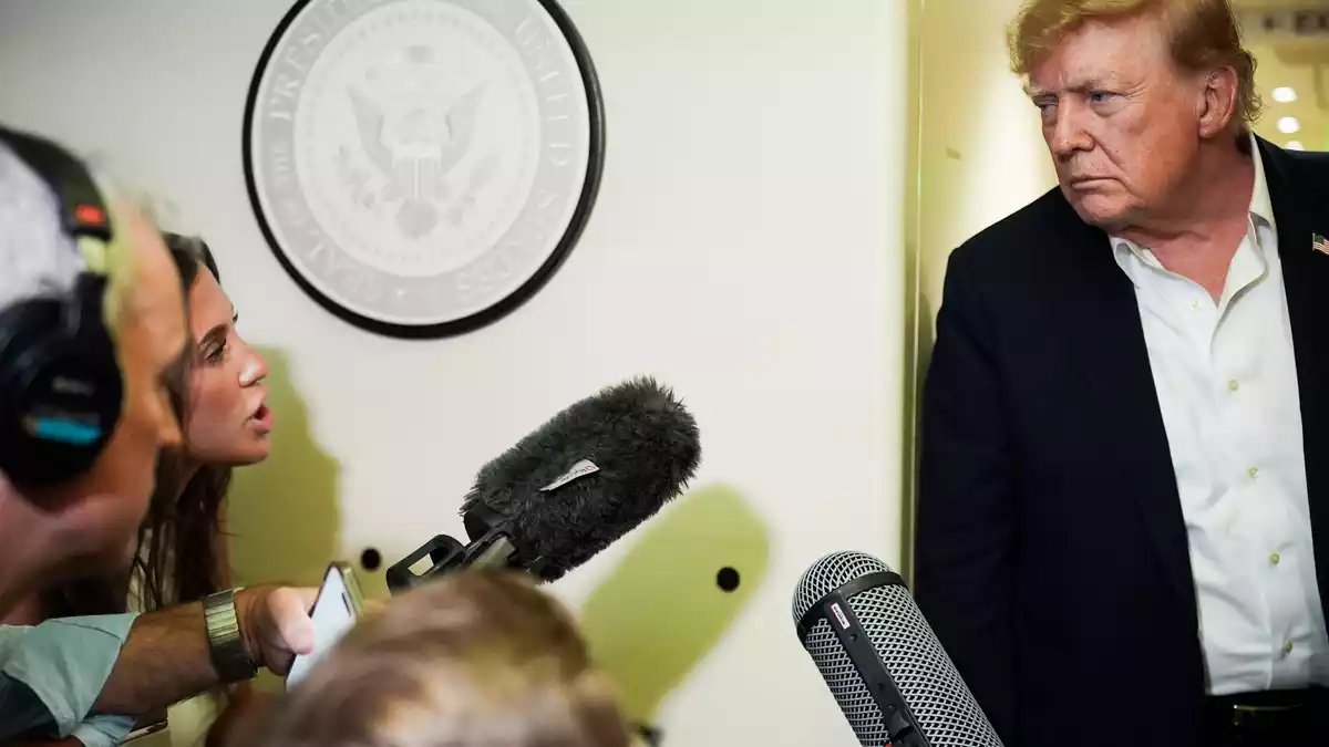 Unter Präsident Trump wird der Klimaschutz in den USA weiter abgebaut. (Archivbild) - Bild: Julia Demaree Nikhinson/AP/dpa