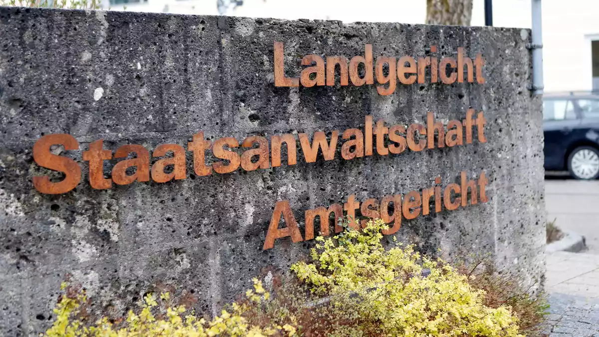 Die Angeklagte ist inzwischen vom Dienst suspendiert.  - Bild: Uwe Lein/dpa