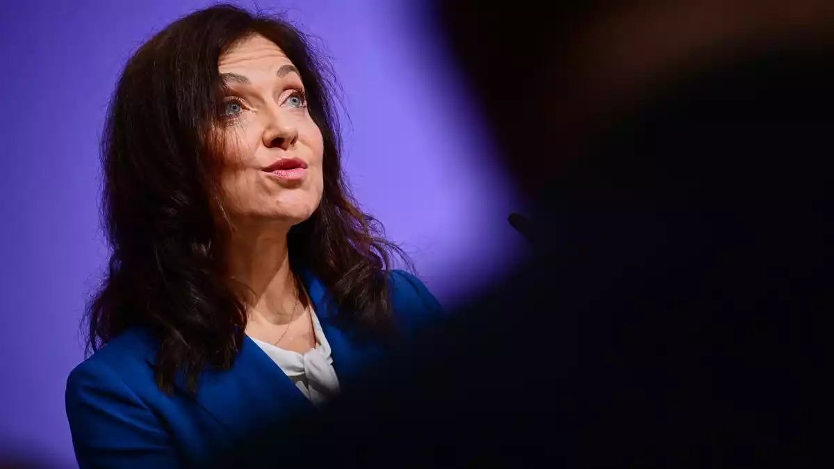 Wirtschaftsministerin Katherina Reiche (CDU) schlägt vor bestimmte Bevölkerungsgruppen gezielt zu entlasten. (Archivbild) - Bild: Sebastian Christoph Gollnow/dpa