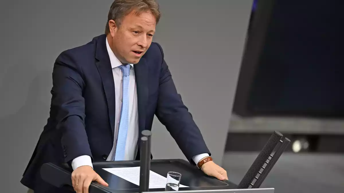 Sebastian Steineke (CDU) forderte eine vorübergehende Absenkung der Energiesteuer. (Archivbild) - Bild: Michael Brandt/dpa
