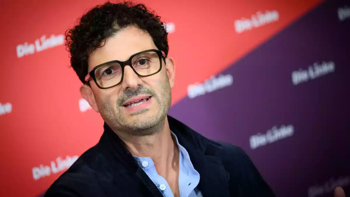Luigi Pantisano (Linke) mahnte, dass etwas passieren müsse. (Archivbild) - Bild: Bernd von Jutrczenka/dpa