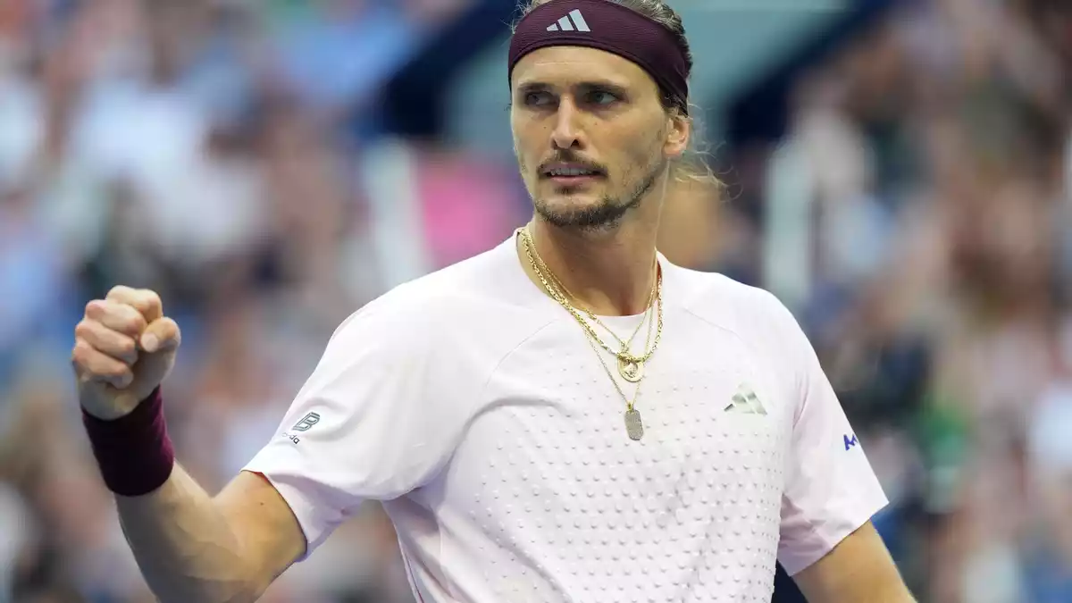 Alexander Zverev ist nach dem US-Open-Titel am kommenden Wochenende wieder im Davis Cup dabei.   - Bild: Kirsty Wigglesworth/AP/dpa