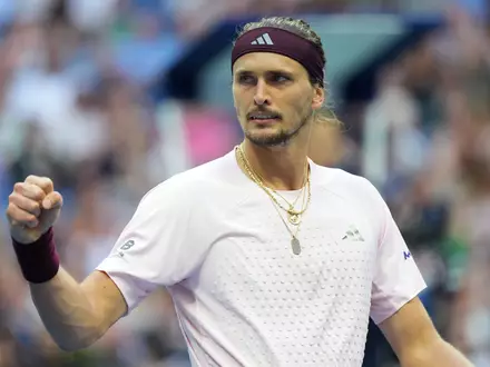 Alexander Zverev ist nach dem US-Open-Titel am kommenden Wochenende wieder im Davis Cup dabei. - Foto: Kirsty Wigglesworth/AP/dpa