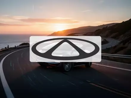 Modernes Elektroauto auf einer Küstenstraße bei Sonnenuntergang als Symbol für die europäische Marktoffensive. - Foto: über boerse-global.de