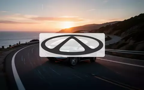 Modernes Elektroauto auf einer Küstenstraße bei Sonnenuntergang als Symbol für die europäische Marktoffensive. - Foto: über boerse-global.de